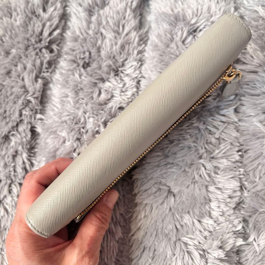 良品✨PRADA サフィアーノ　長財布　メタルロゴ　グレージュ　レディース