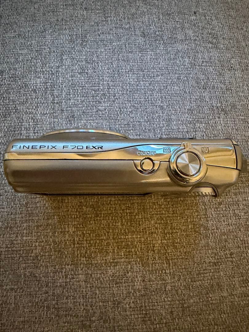 コンパクトデジタルカメラ FinePix F70EXR