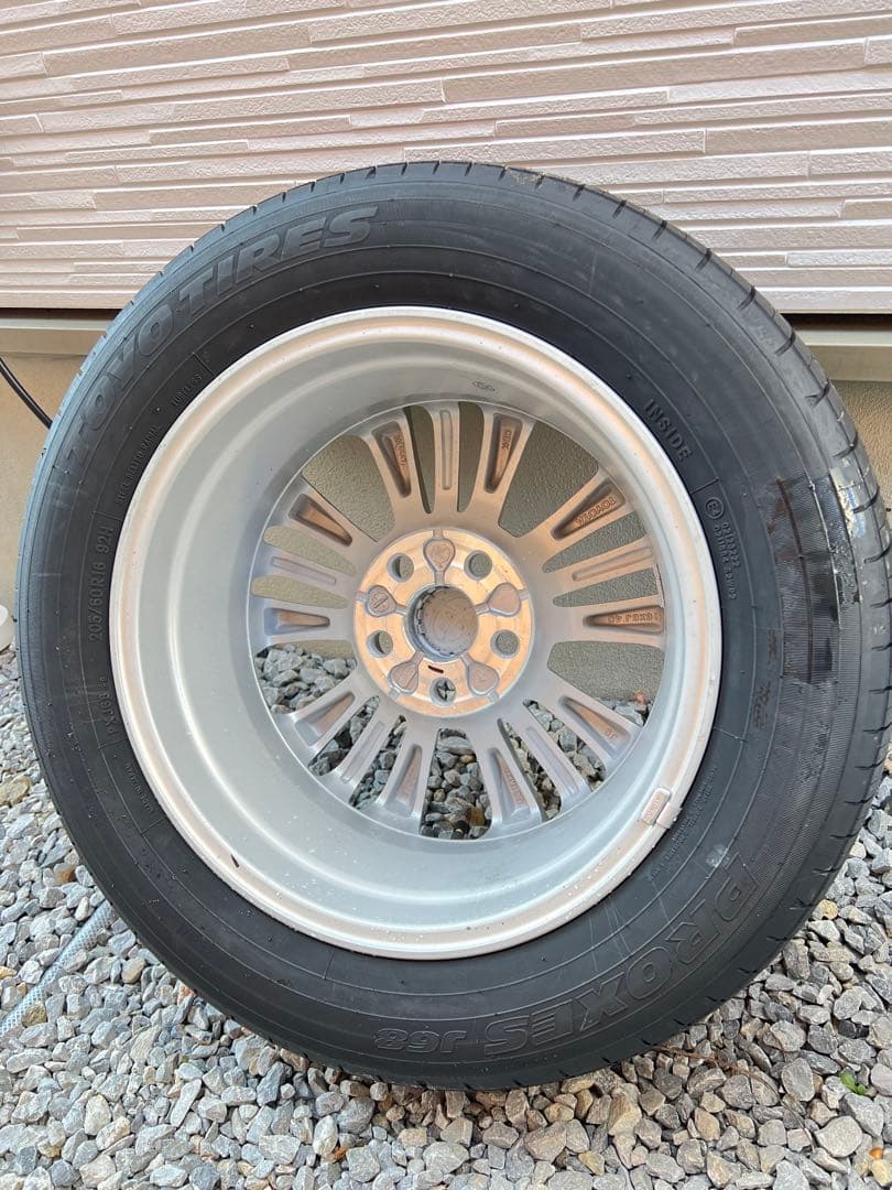 純正ナット付き！ノア 90系 16インチ 205/60r16 4本