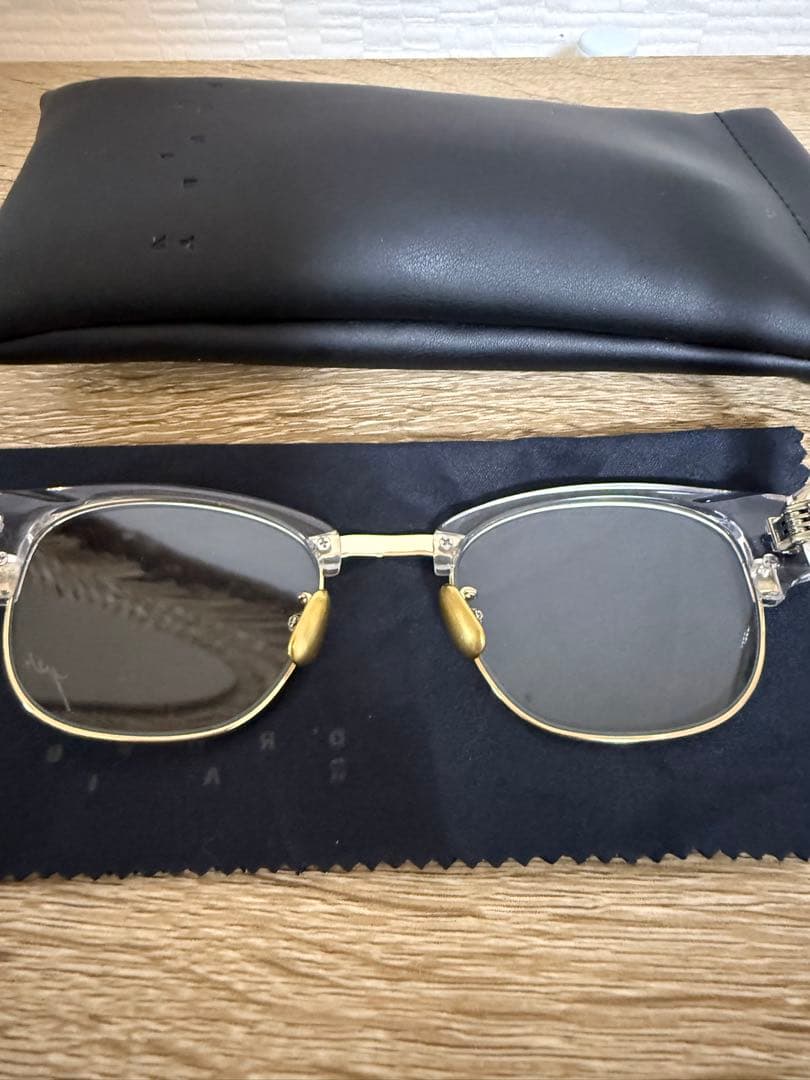 クリア/ゴールド 四角形サングラス ケース付き