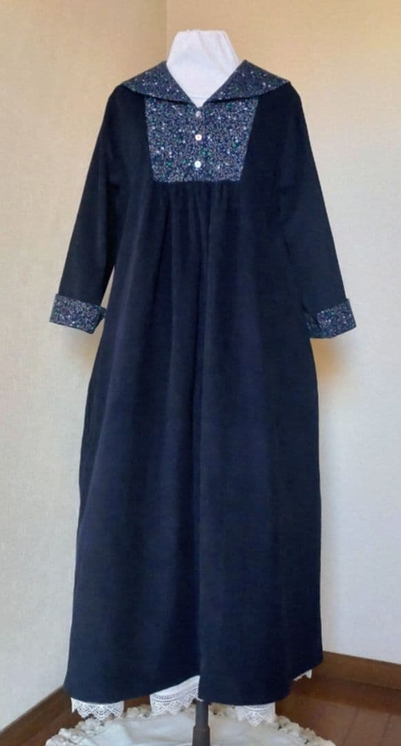 セーラーカラーワンピース