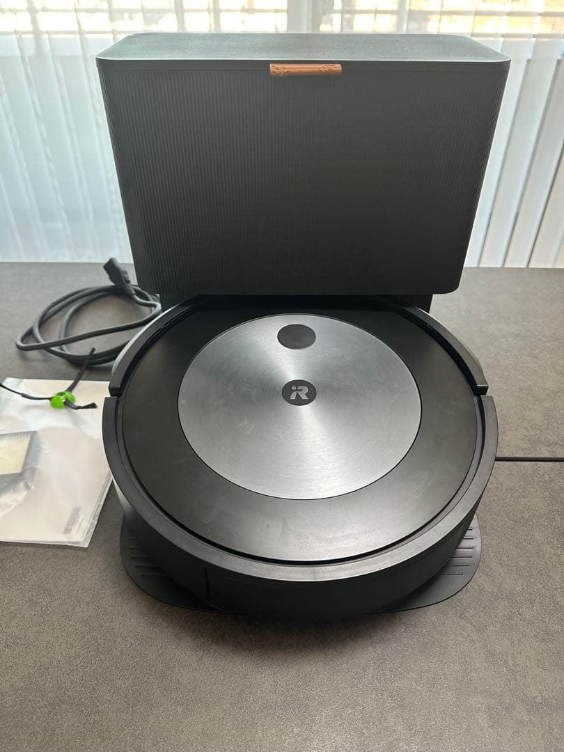 iRobot Roomba j7+ロボット掃除機