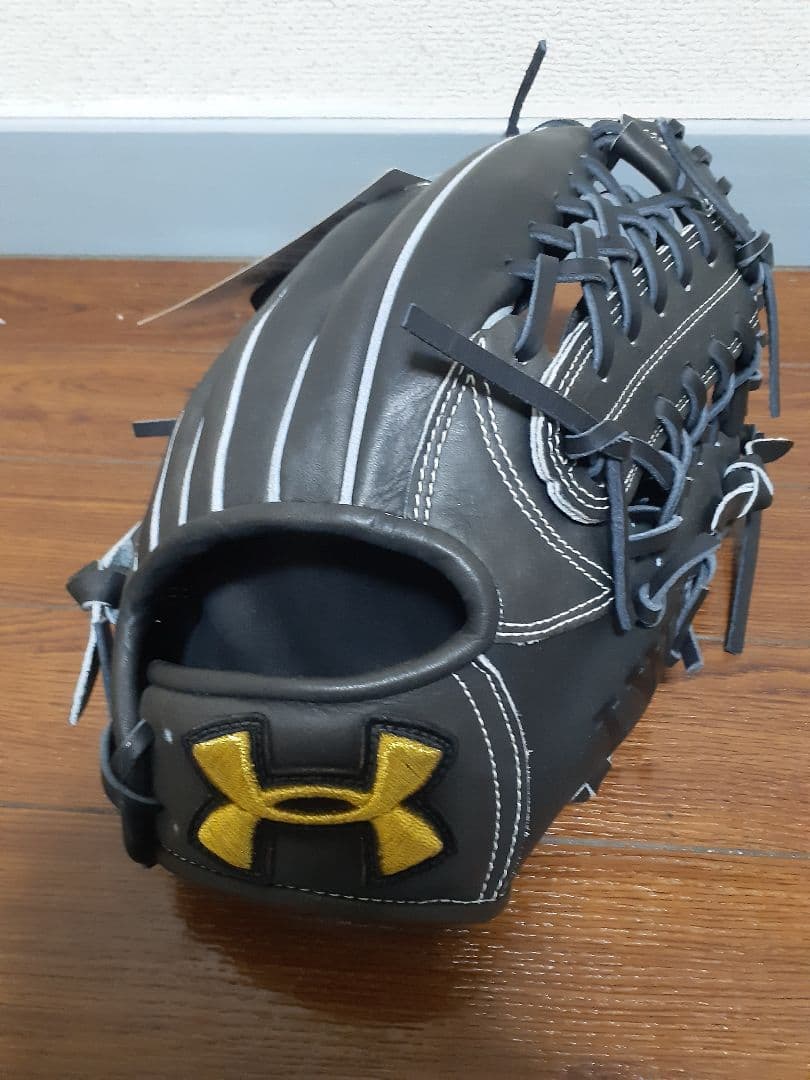 Under Armour 軟式野球グローブ ブラック