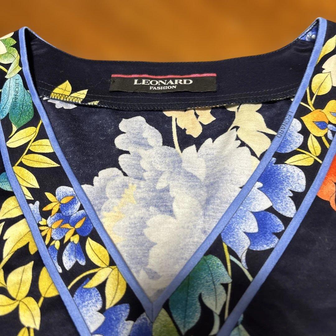 LEONARD レオナール 花柄 カットソー 未使用　コットン100% Vネック