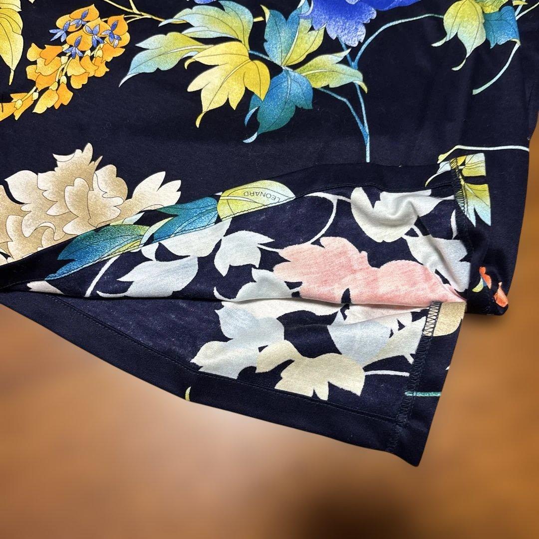 LEONARD レオナール 花柄 カットソー 未使用　コットン100% Vネック