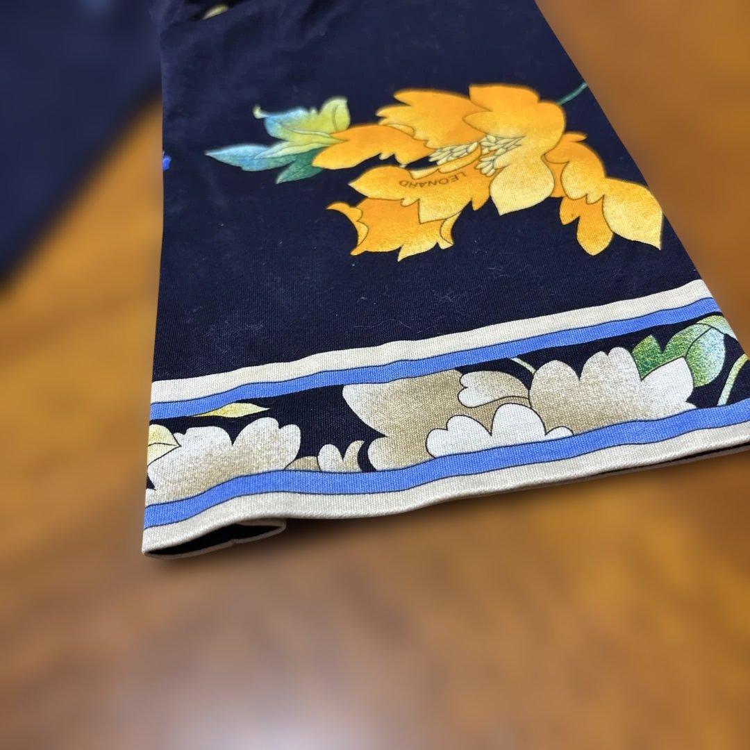 LEONARD レオナール 花柄 カットソー 未使用　コットン100% Vネック