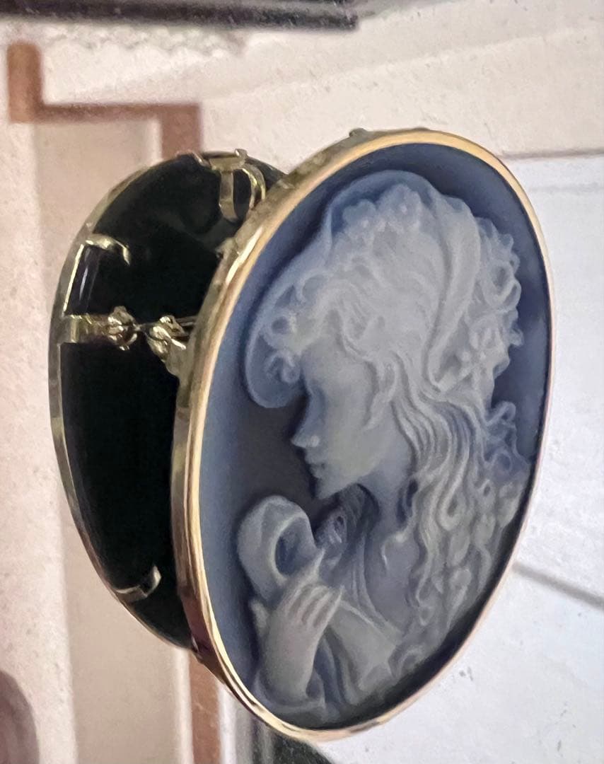 カメオペンダントトップ兼ブローチ　3.5✖️4.5 18K 作家サイン有り