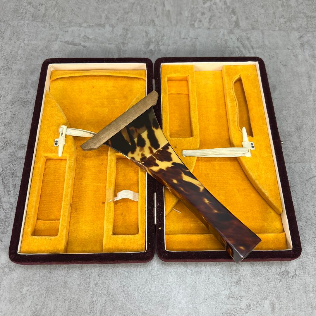 良品　三味線　撥　バチ　鼈甲　べっ甲　天然素材　開き約7.5cm　2本用ケース