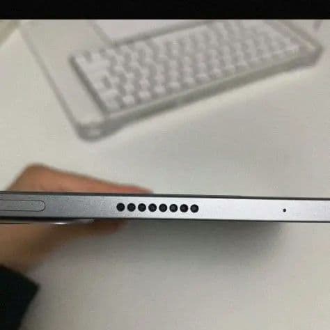 iPad Pro 11インチ 第4世代 256gb M2＋カバー付き　リン