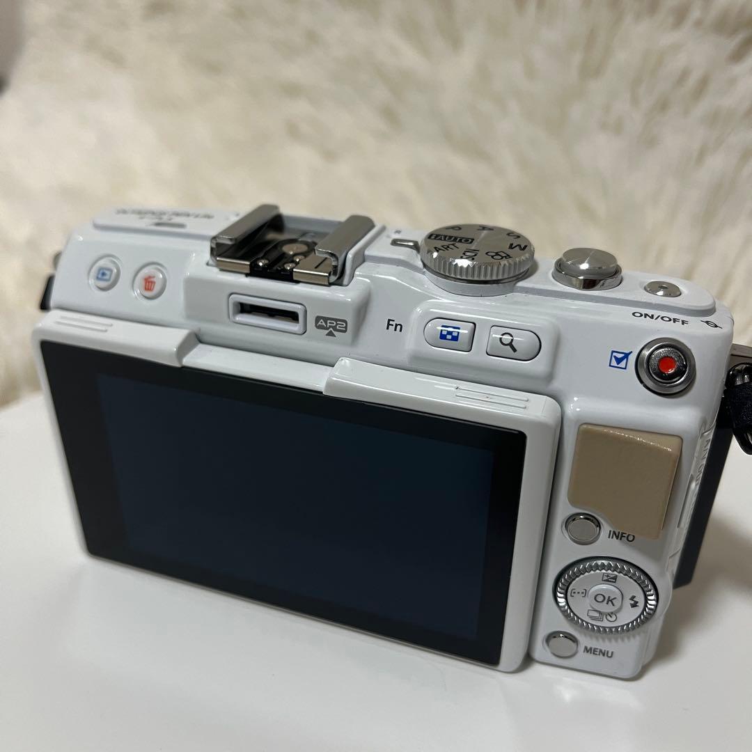 【極美品】OLYMPUS E-PL5 ダブルレンズ ミラーレス ストロボ付き