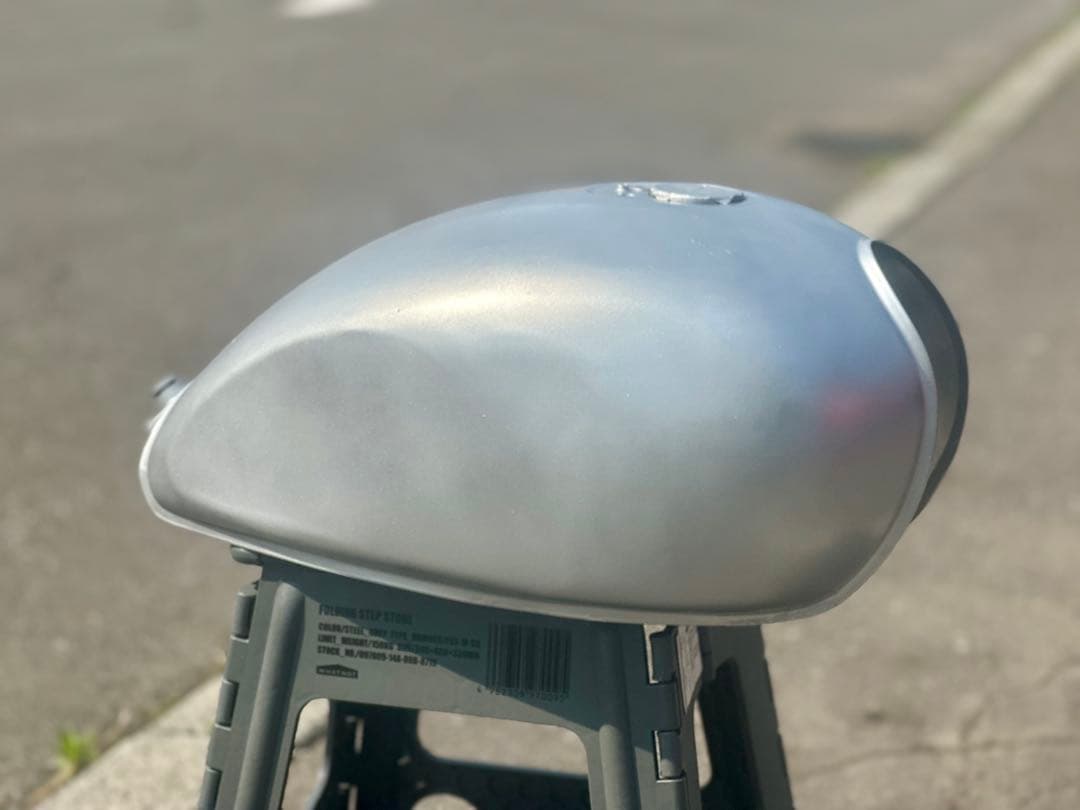 送料込み！エストレヤ 純正タンク シルバー BJ250A キャブ車