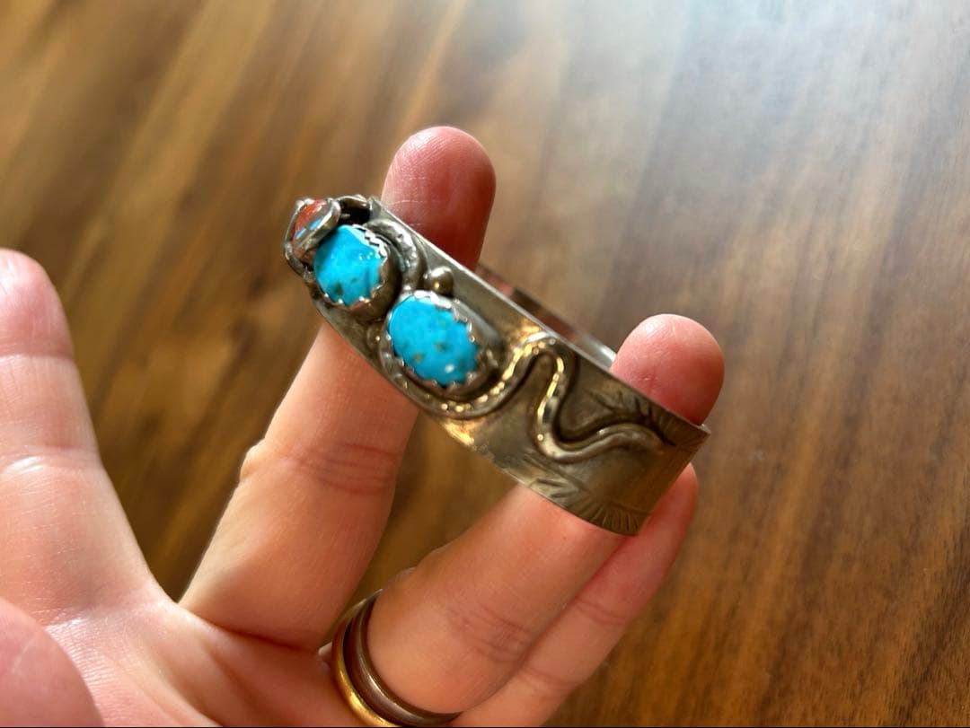 エフィーカラバサ　バングル