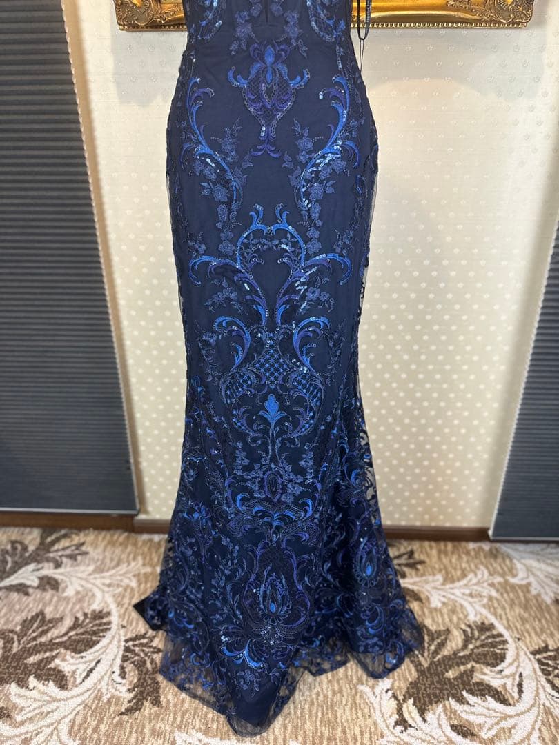 ネイビーブルー 刺繍入り マーメイドラインドレス