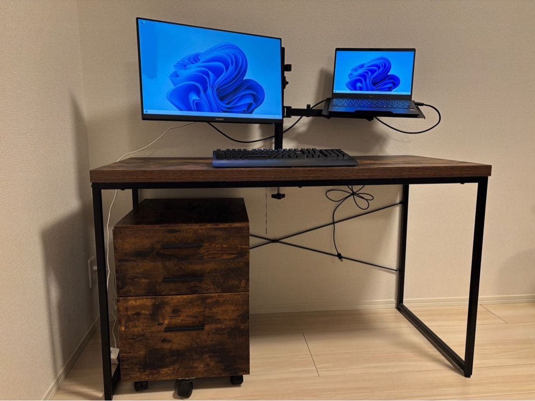 シロヒテ（プロフ必読）※ディスプレイ、アーム、キーボード、椅子