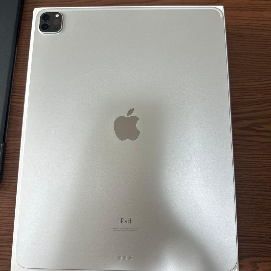 【極美品】Apple iPad 12.9インチ シルバー 本体 第5世代