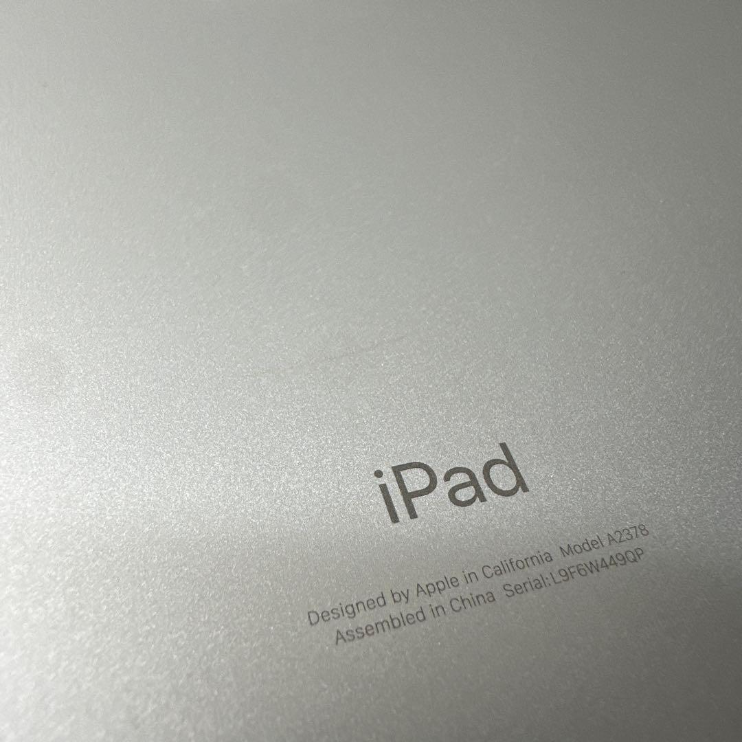 【極美品】Apple iPad 12.9インチ シルバー 本体 第5世代