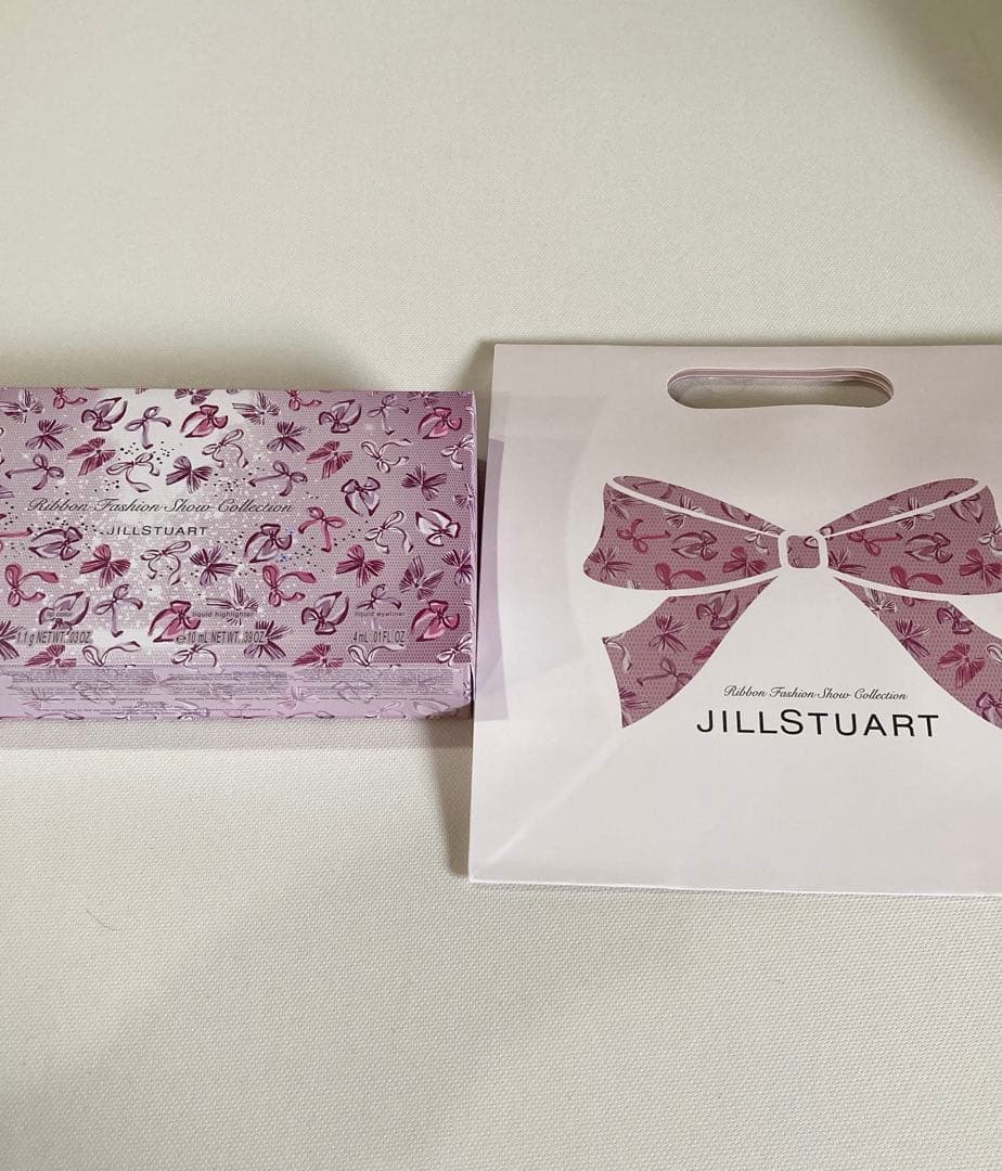 ジルスチュアート　リボンファッションショー　クリスマスコフレ2025 新品