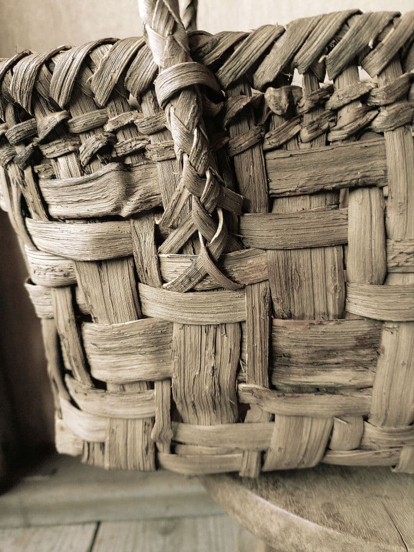 ア*子様 信州安曇野の山葡萄肩がけ籠バック。里山手仕事。