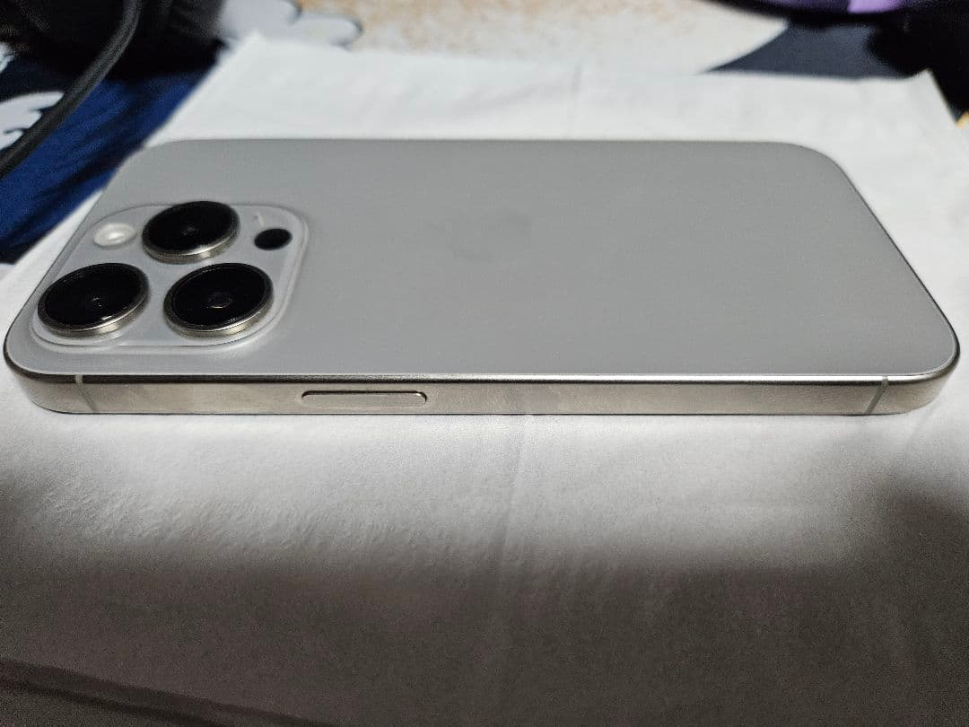 iPhone15pro ナチュラルチタニウム