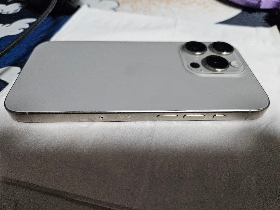 iPhone15pro ナチュラルチタニウム