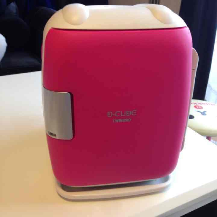 【 即決でさらに値下げ！】ミニ冷蔵庫♡