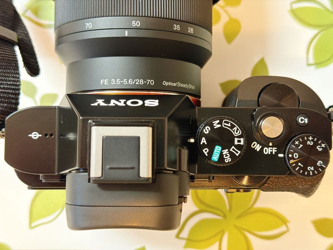 【美品】SONY α7 ILCE-7 ミラーレスカメラ 一眼 レンズキット