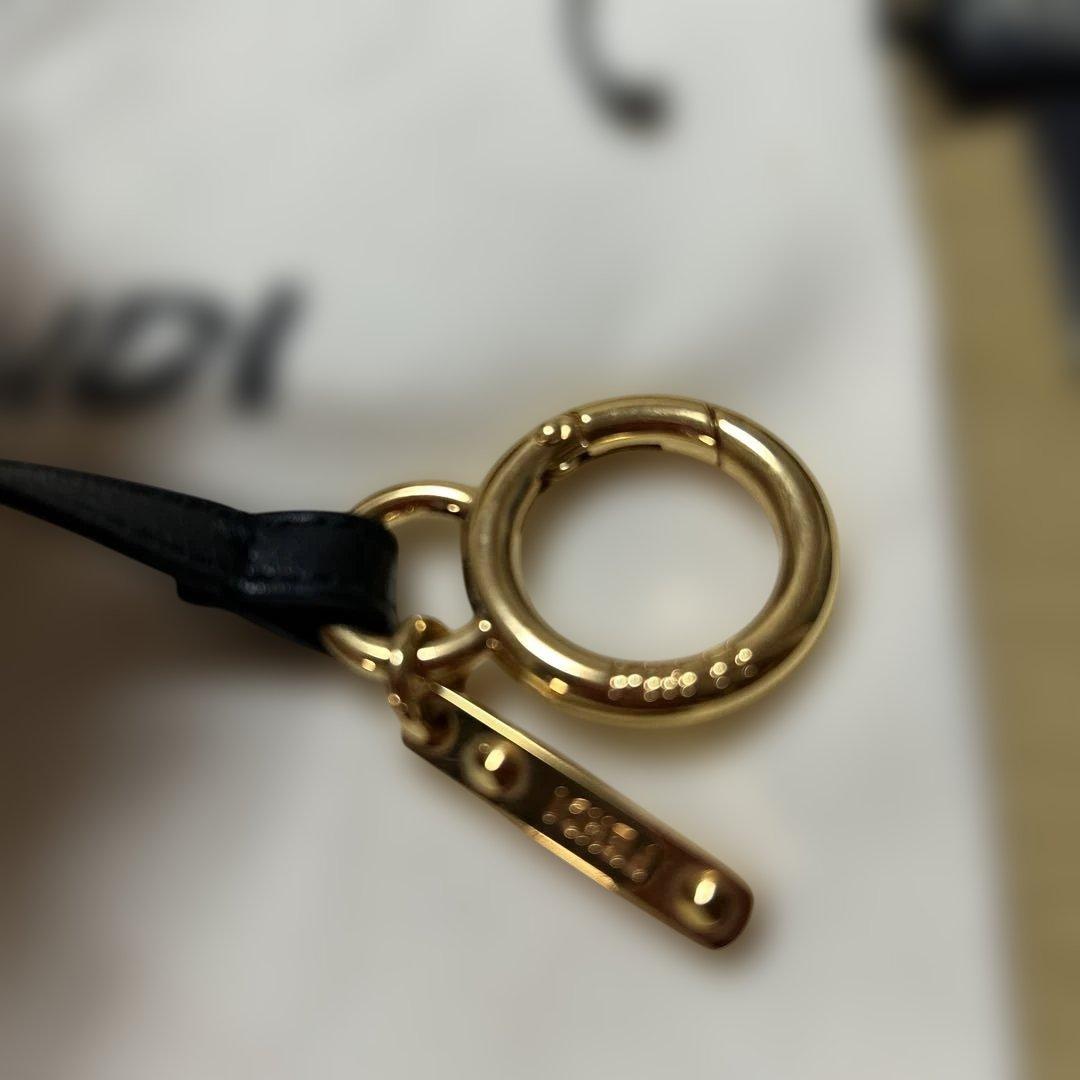 ぴ*ん様 FENDI ピンクファーチャーム