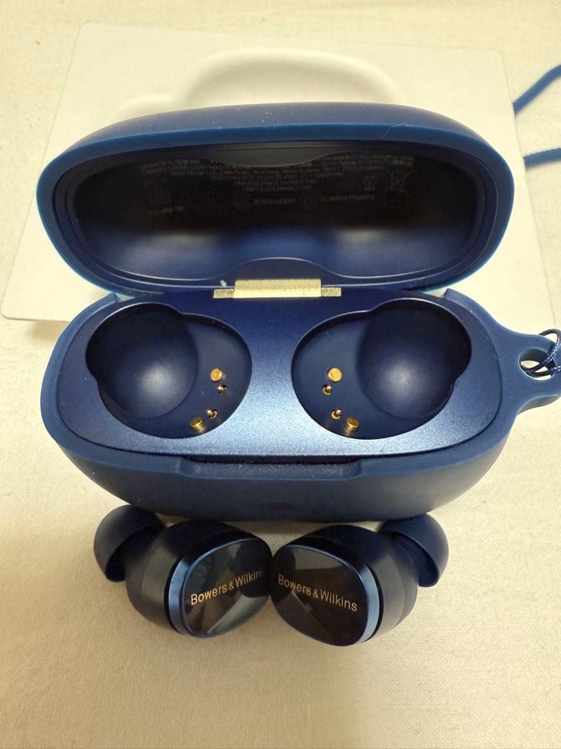 8回使用Bowers & Wilkins Pi8 ミッドナイト・ブルー ケース付