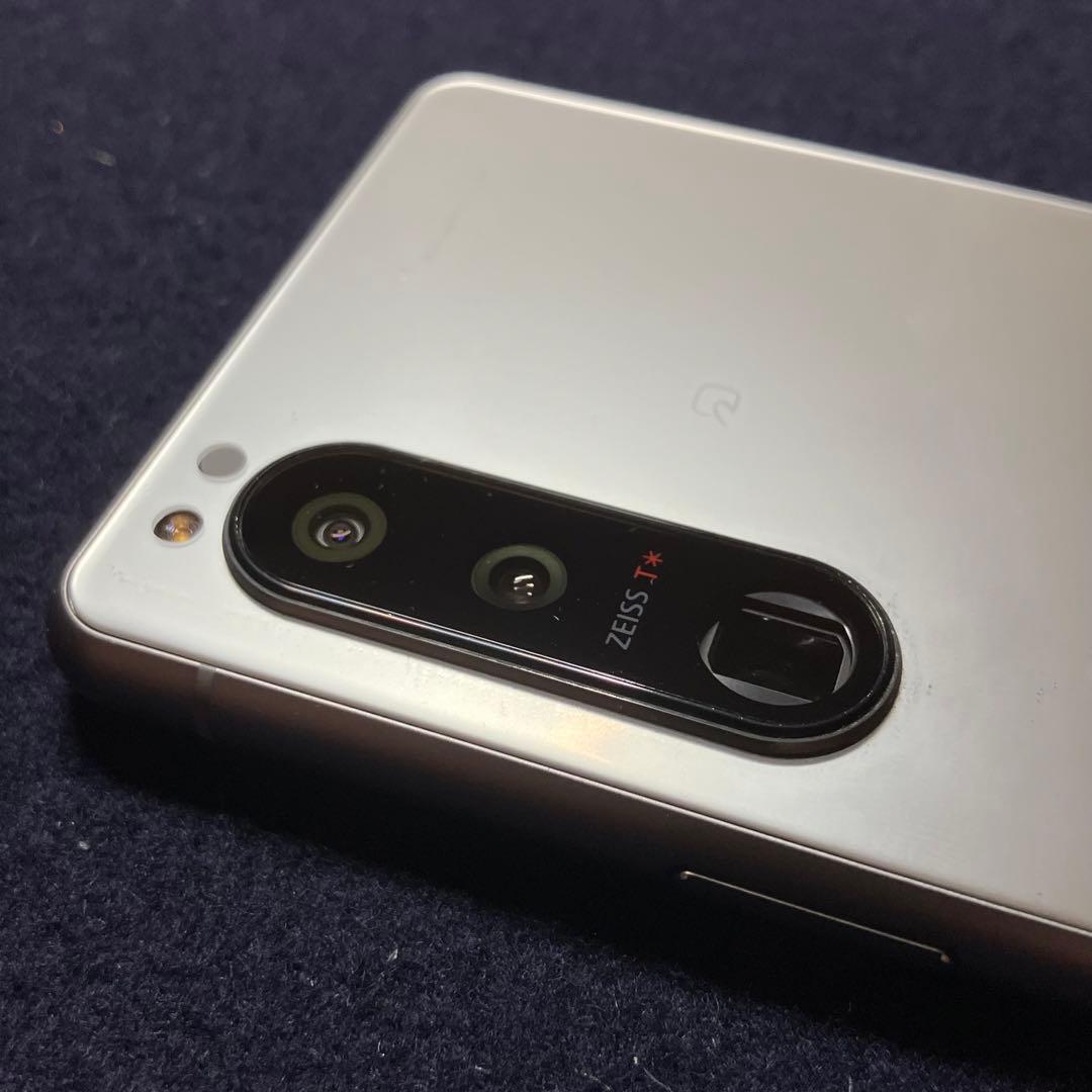 美品 SONY Xperia 5 Ⅲ 128GB シルバー docomo