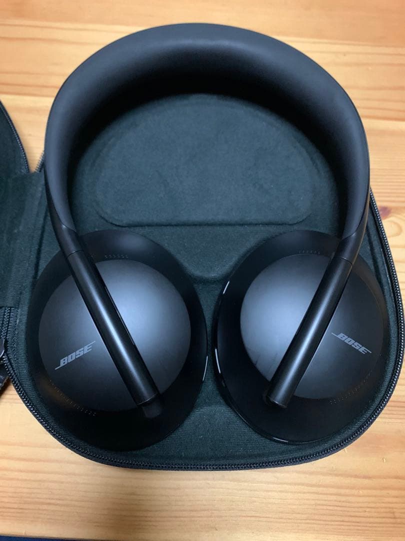 Bose ワイヤレスヘッドホン ブラック　NC700