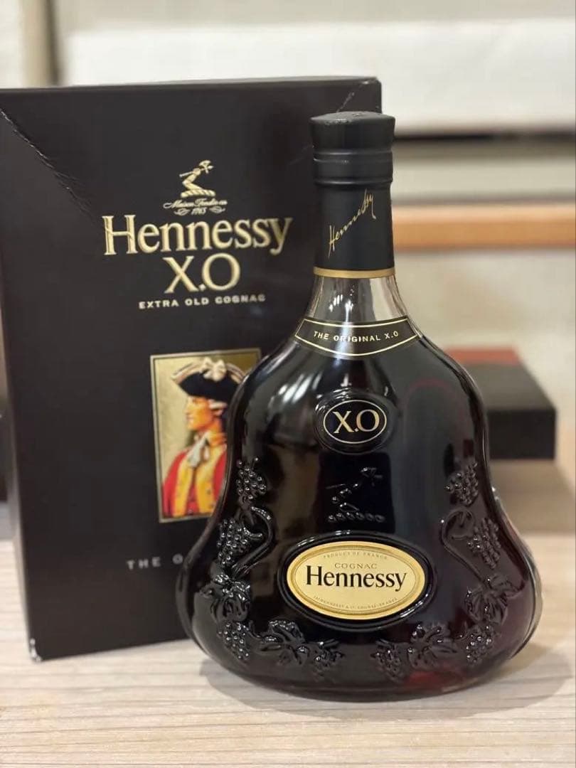 ヘネシーXO Hennessy 黒キャップ 700ml 古酒　箱付き
