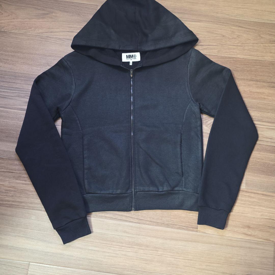MM6パーカー
