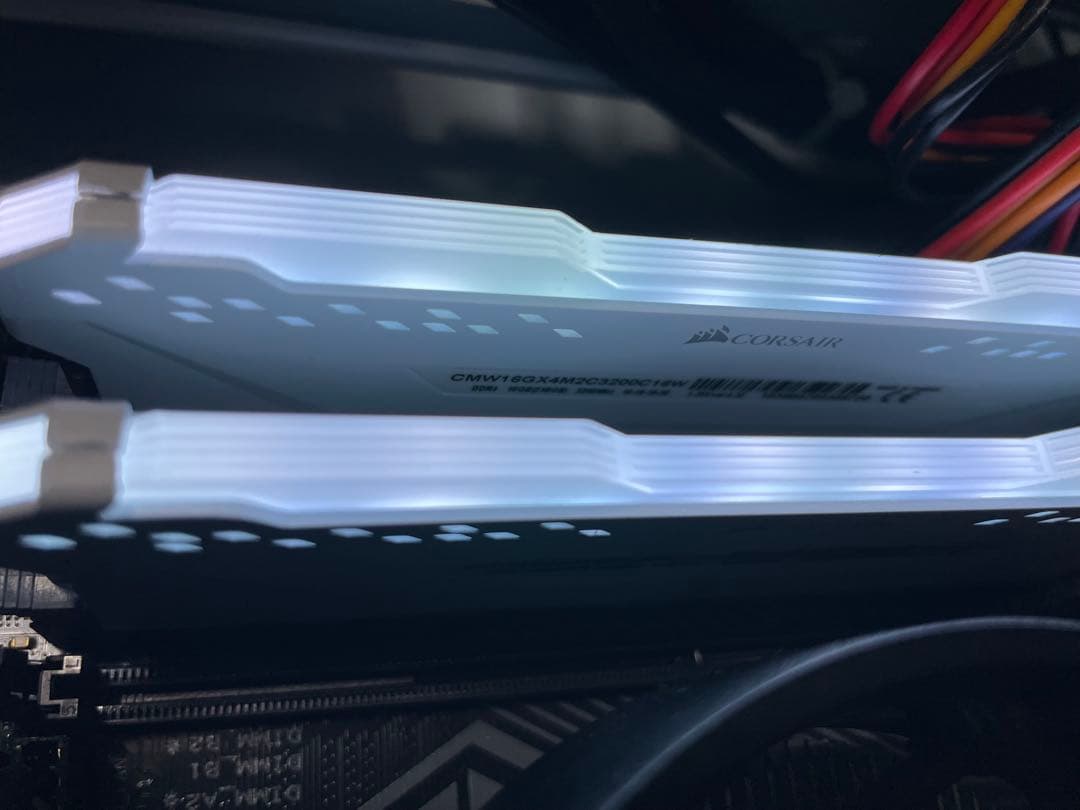 メモリー CORSAIR DDR4-3200 16GB