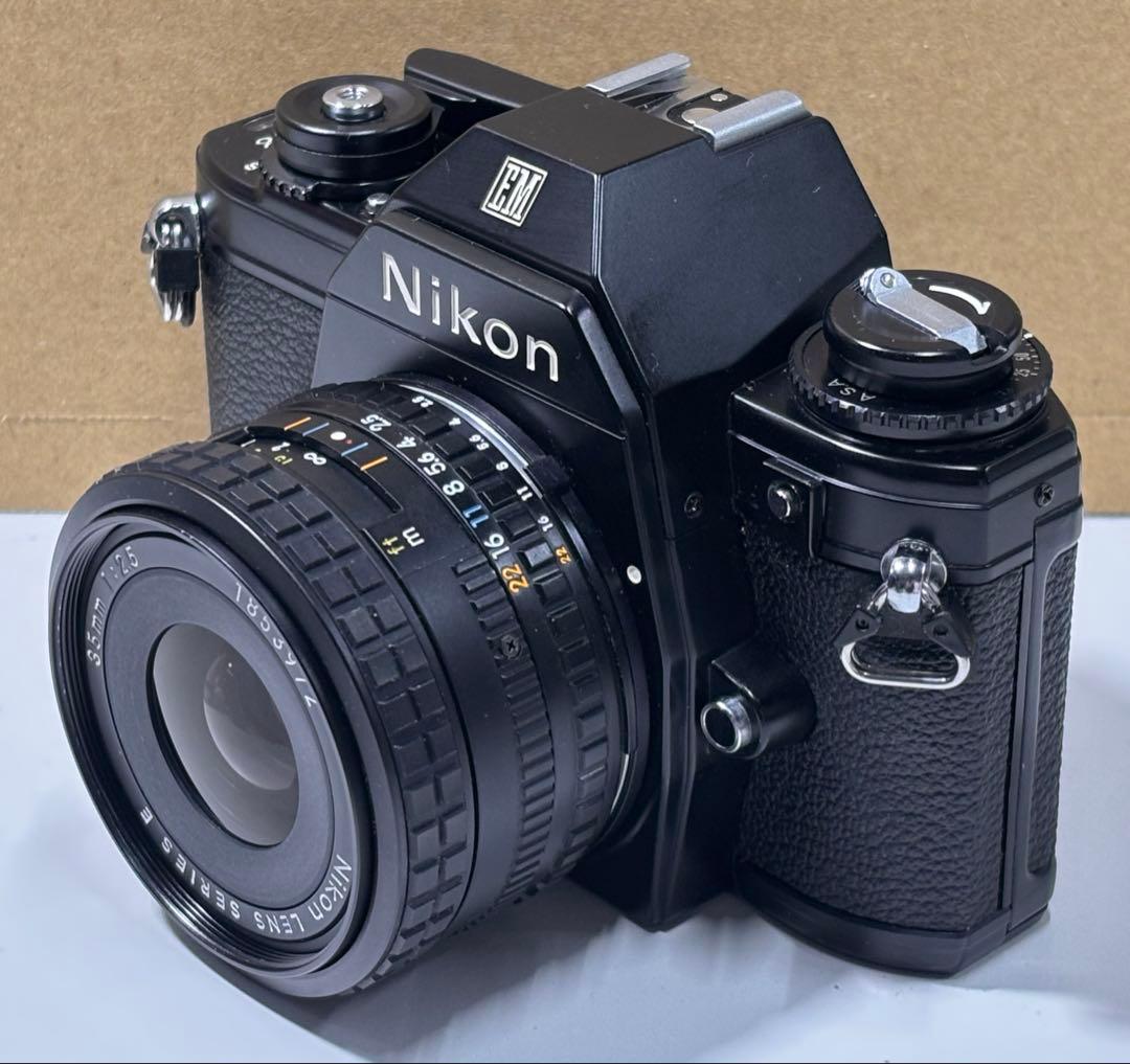 Nikon EM フィルム一眼レフカメラ
