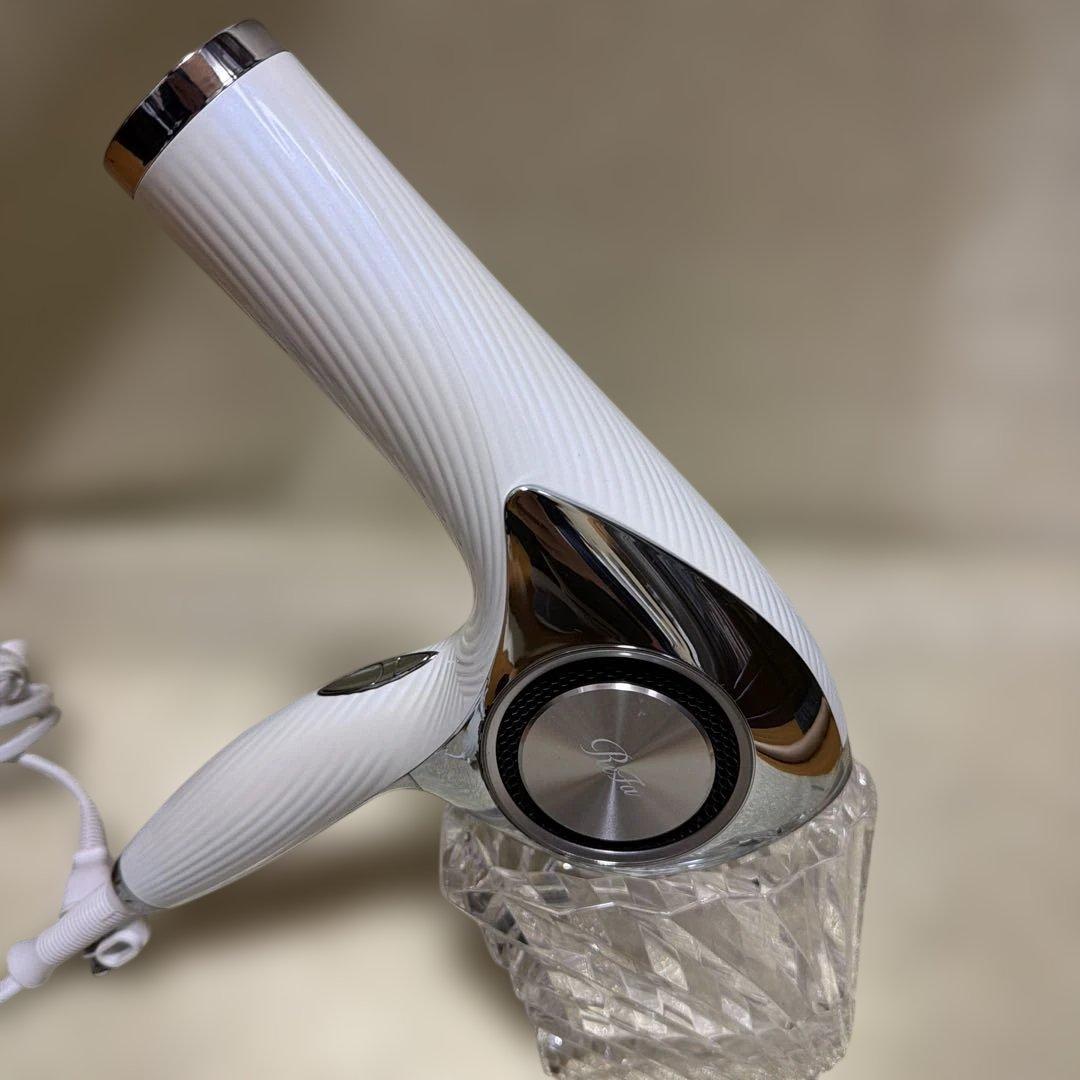 リファ　ビューテック　ドライヤー