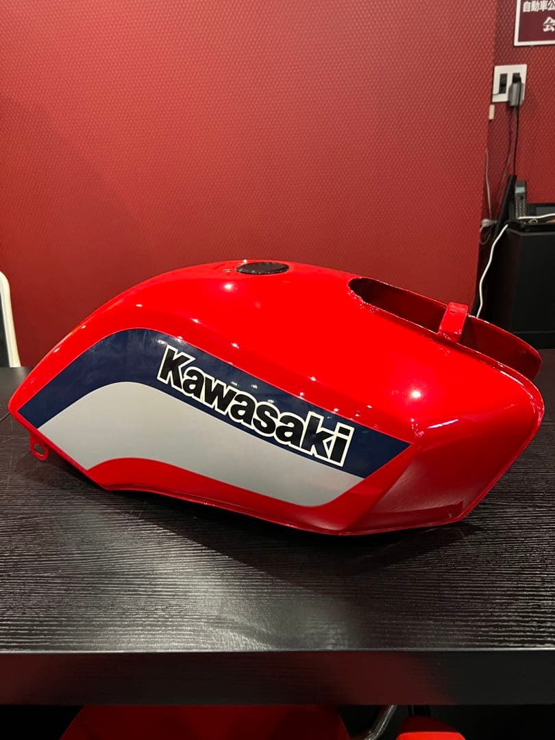Kawasaki GPZ400 新品燃料タンク