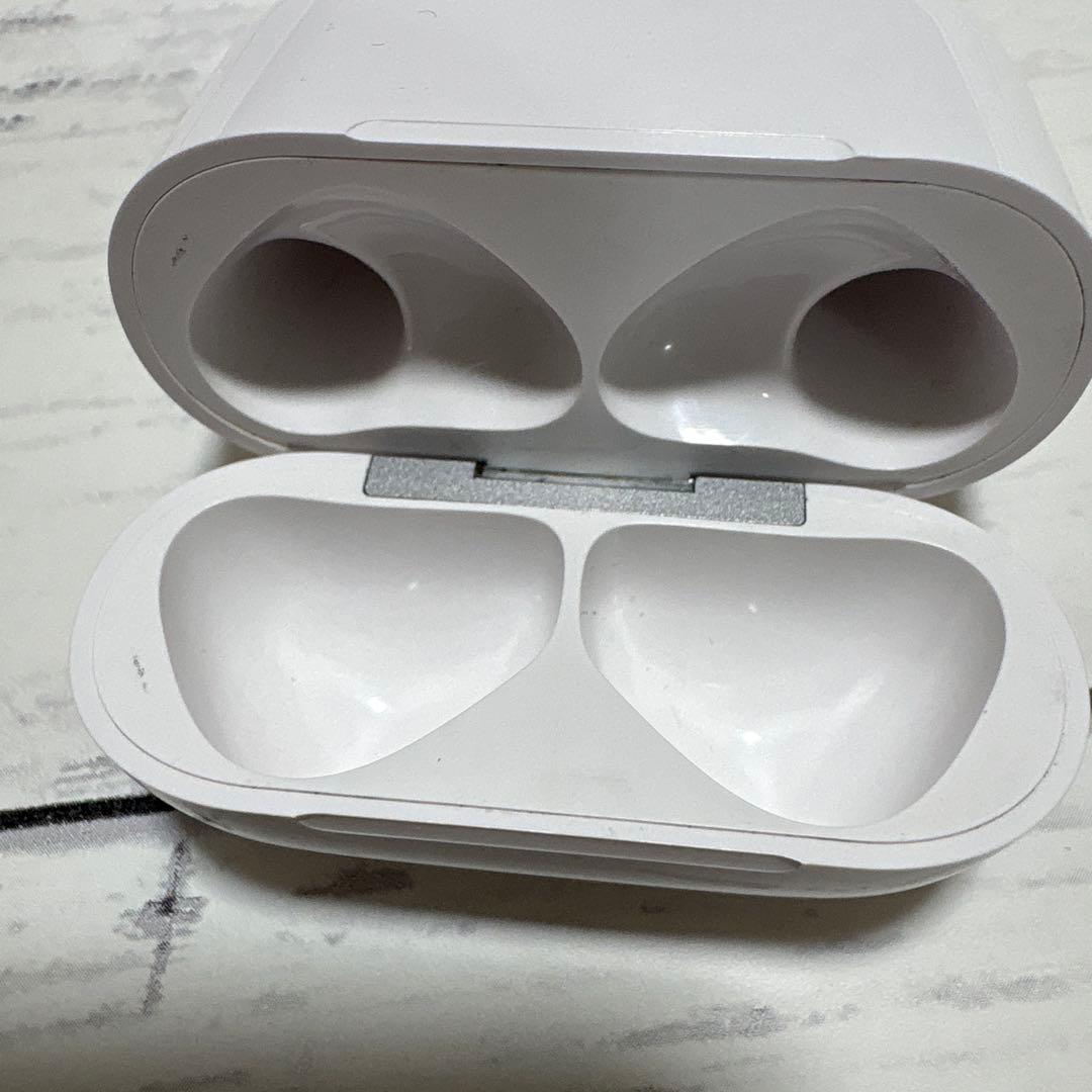 Apple AirPods 4 (ANC) 本体ノイズキャンセリング搭載　 中古