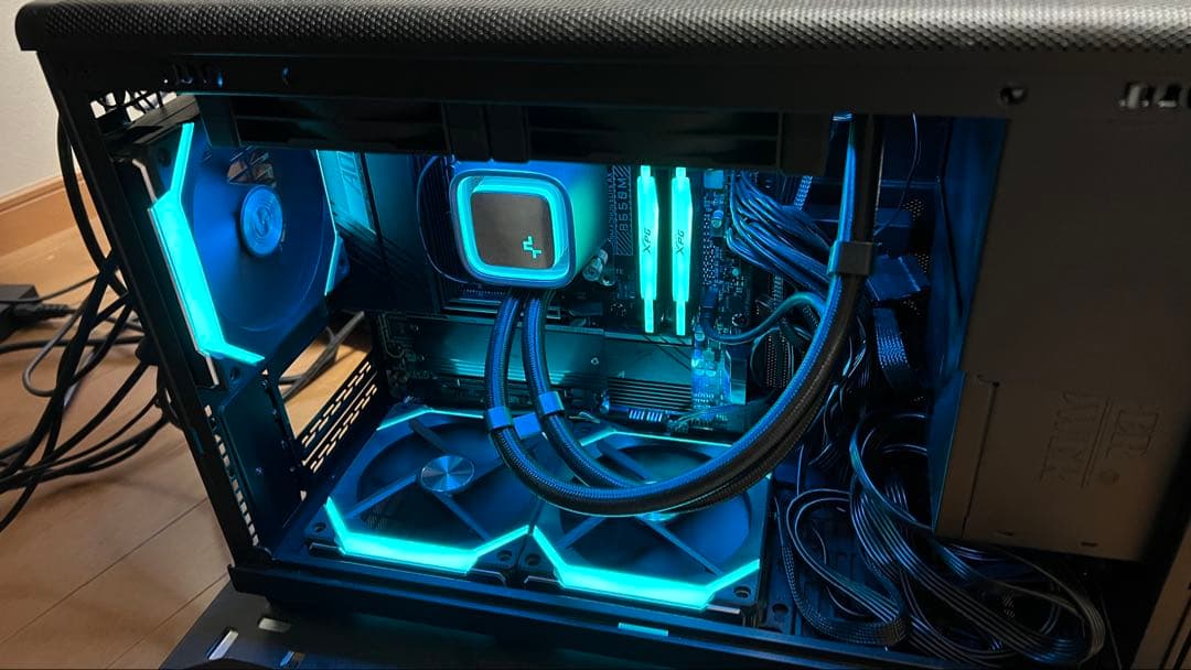 黒　小型PC Ryzen7 9700X ※グラフィックボードなし