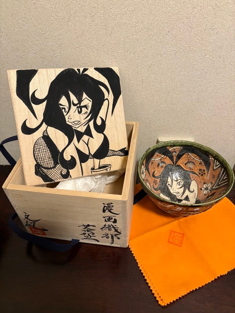 アニメ風茶碗と木製箱セット