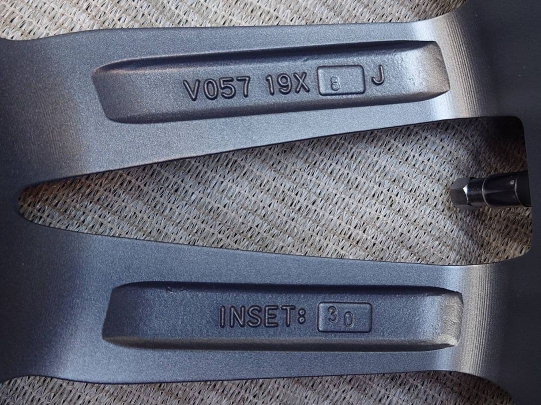 【ミケチャ】スタッドレスタイヤ ホイール