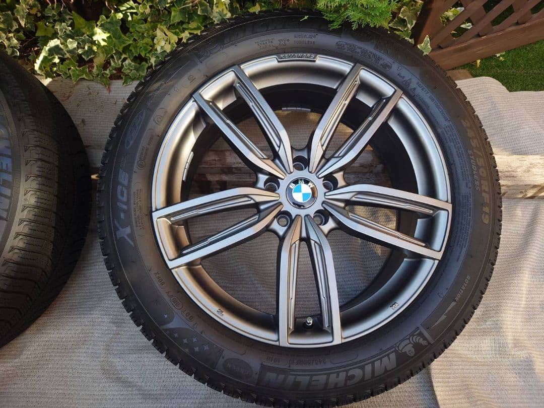 【ミケチャ】スタッドレスタイヤ ホイール