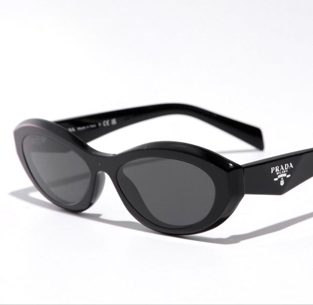 PRADA サングラス　キャットアイ型