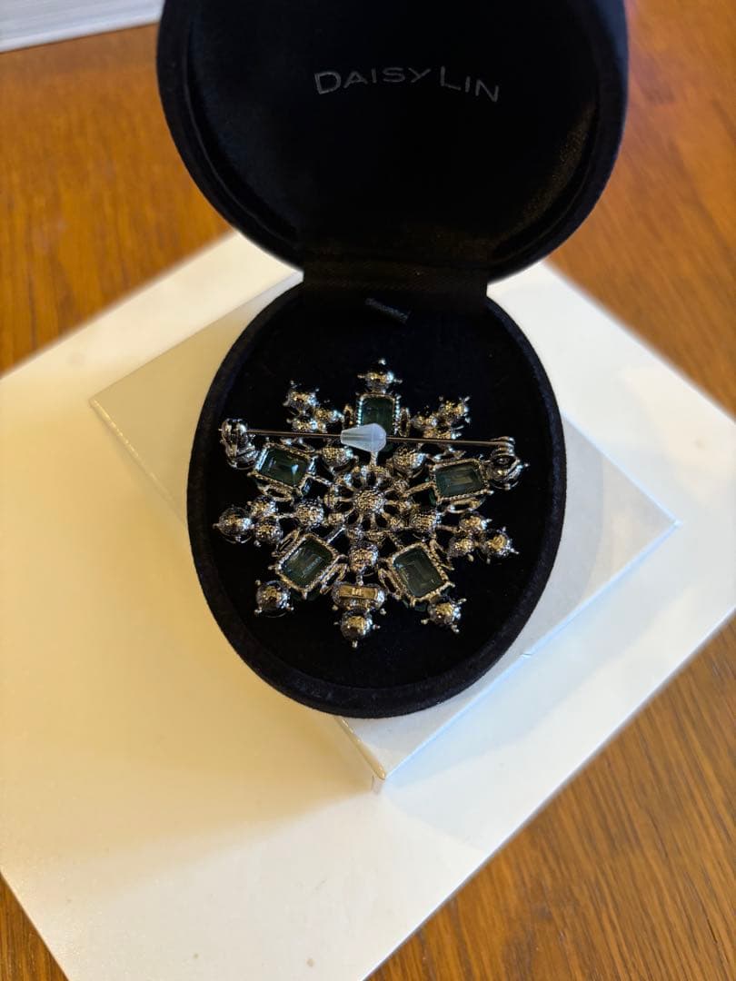 Daisylin フォクシー foxey ブローチ