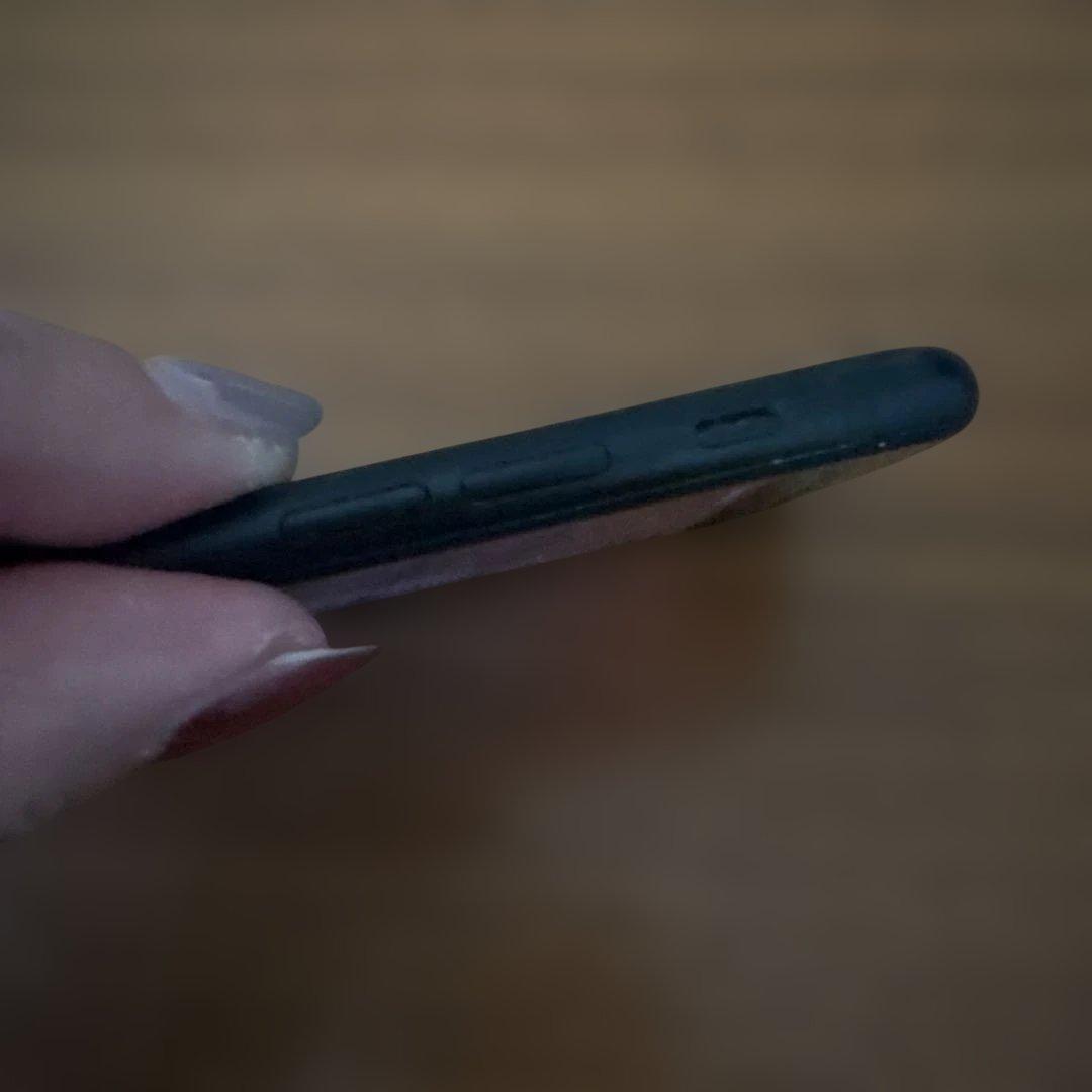 Apple iPhone SE (第3世代) ミッドナイト←※箱はSE2の物です