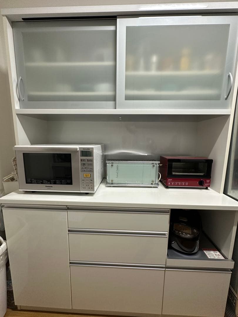 ニトリ食器棚　アルミナ２　W１４０㎝、H１９５㎝　2月22日まで