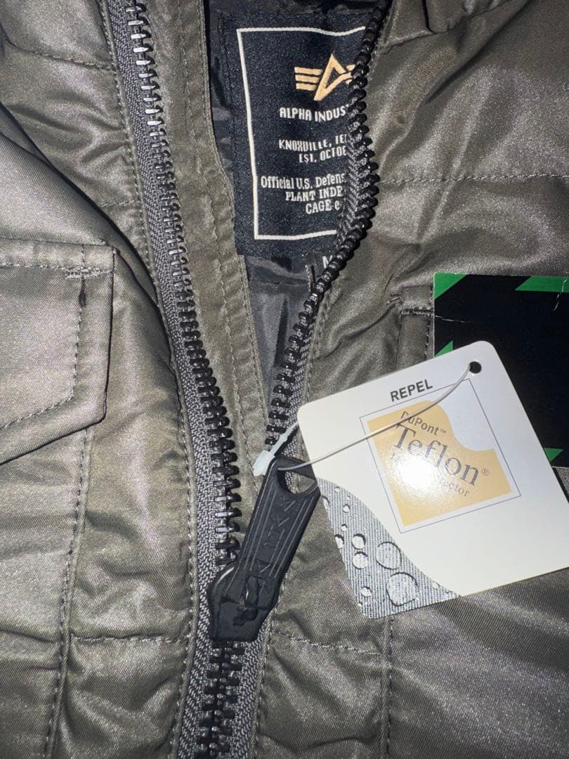 モ*ン様 新品未使用品　ALPHA INDUSTRIES ダウンベスト　Mサイズ