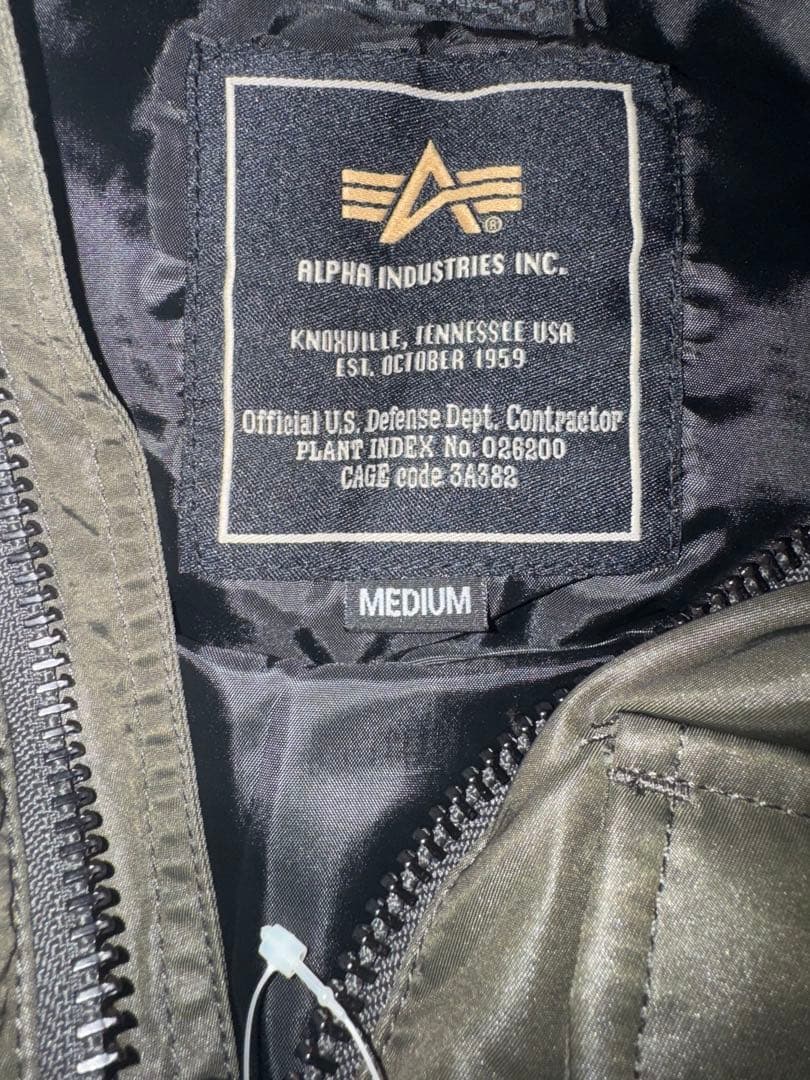 モ*ン様 新品未使用品　ALPHA INDUSTRIES ダウンベスト　Mサイズ