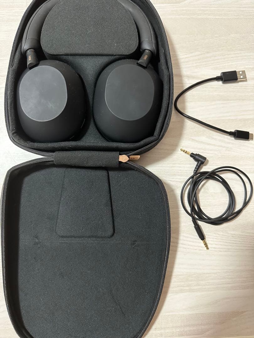 SONY ヘッドホン　WH-1000XM5 ブラック