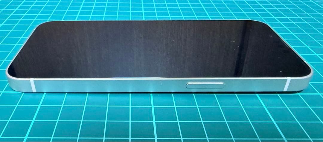 iPhone13 256GB スターライト SIMロックなし