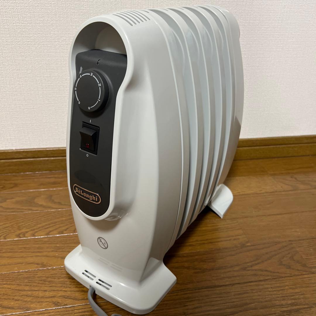 【美品】デロンギ　オイルヒーター　ミニ　RHJ01A0505-DW